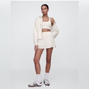 GapFit Brushed Tech Jersey Skort - White | Large